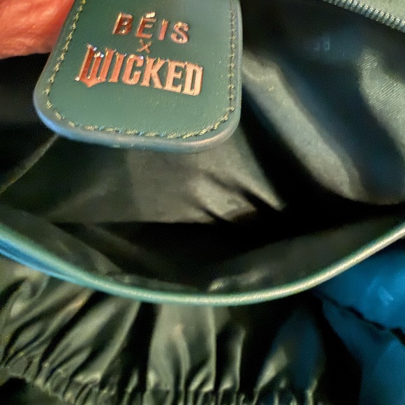 BEIS WICKED Green Leather Backpack - Picture 6 of 9
